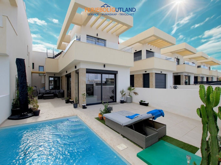 Image No.3-Villa de 3 chambres à vendre à Alicante