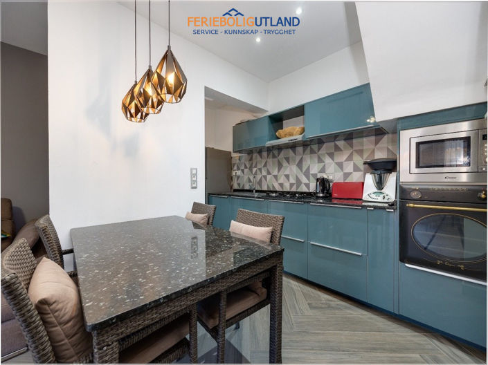 Image No.16-2 Bed Townhouse for sale