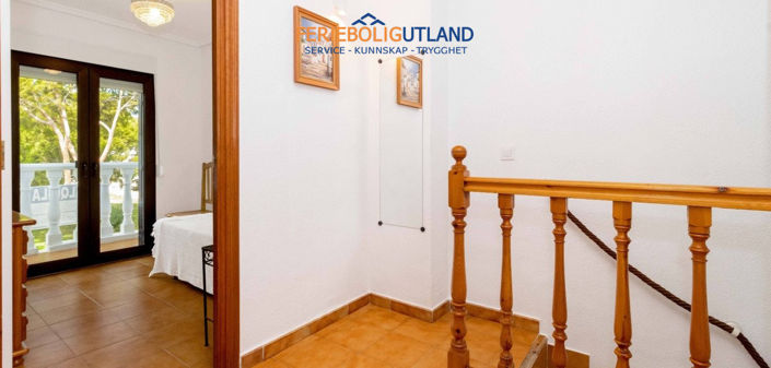 Image No.11-3 Bed Townhouse for sale