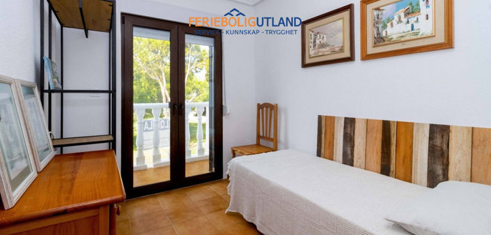 Image No.19-3 Bed Townhouse for sale