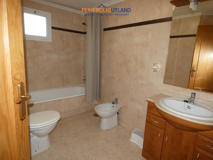 Image No.27-3 Bed Apartment for sale