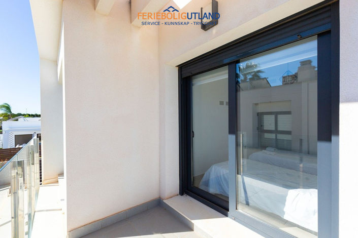 Image No.12-3 Bed Villa for sale