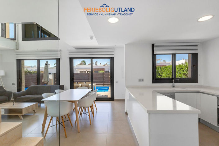 Image No.16-3 Bed Villa for sale