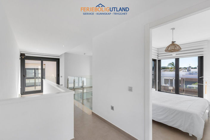 Image No.25-3 Bed Villa for sale