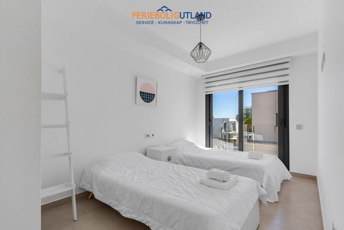 Image No.26-3 Bed Villa for sale