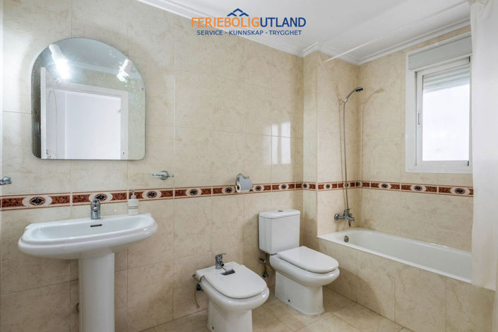 Image No.21-4 Bed Townhouse for sale