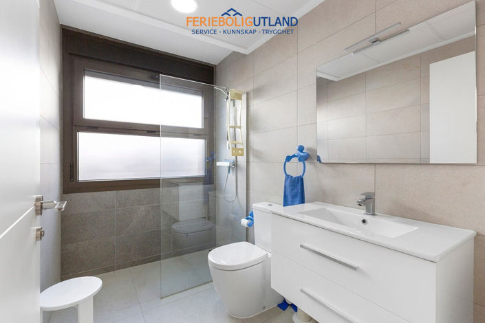 Image No.17-3 Bed Villa for sale