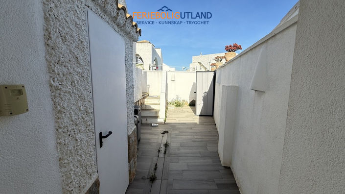 Image No.13-2 Bed Villa for sale