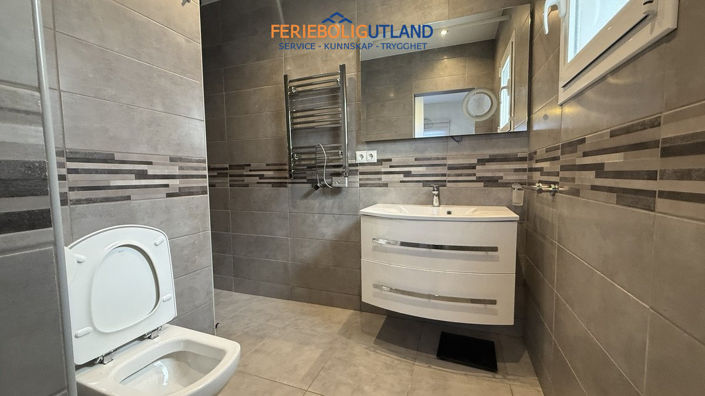 Image No.37-2 Bed Villa for sale