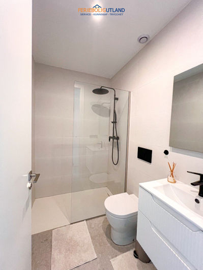 Image No.10-3 Bed Apartment for sale