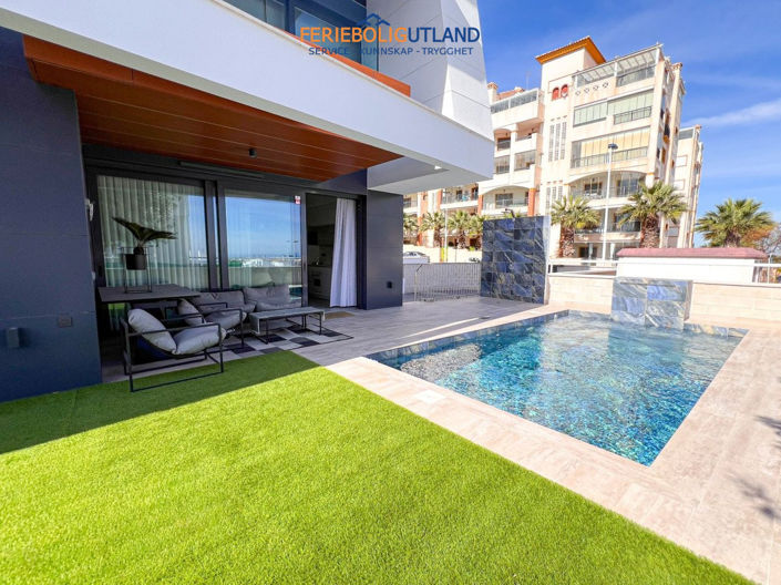 Image No.18-3 Bed Apartment for sale