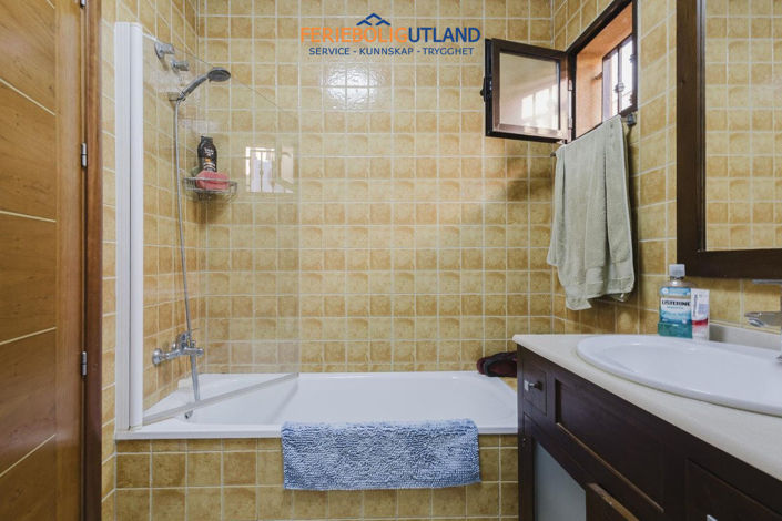 Image No.22-2 Bed Townhouse for sale