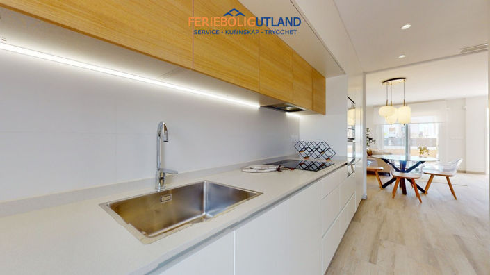 Image No.24-3 Bed Townhouse for sale