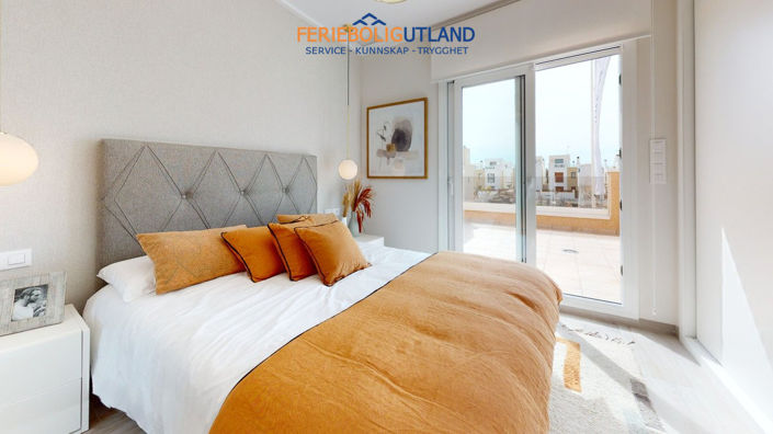 Image No.45-3 Bed Townhouse for sale