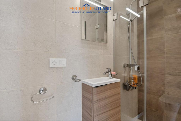 Image No.14-4 Bed Villa for sale