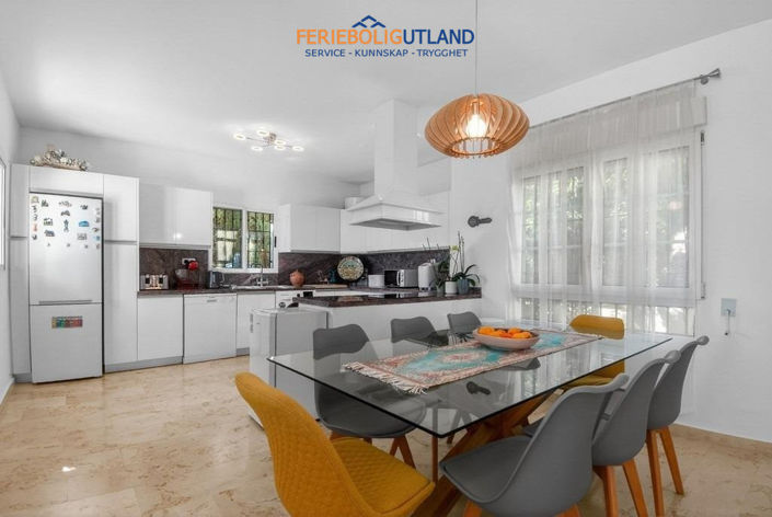 Image No.6-4 Bed Villa for sale