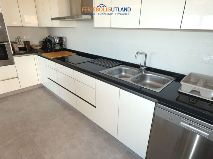 Image No.12-3 Bed Apartment for sale