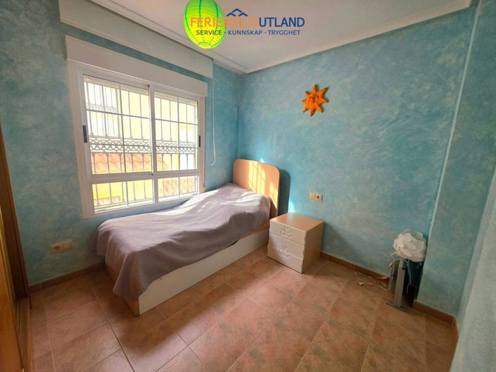 Image No.13-4 Bed Townhouse for sale