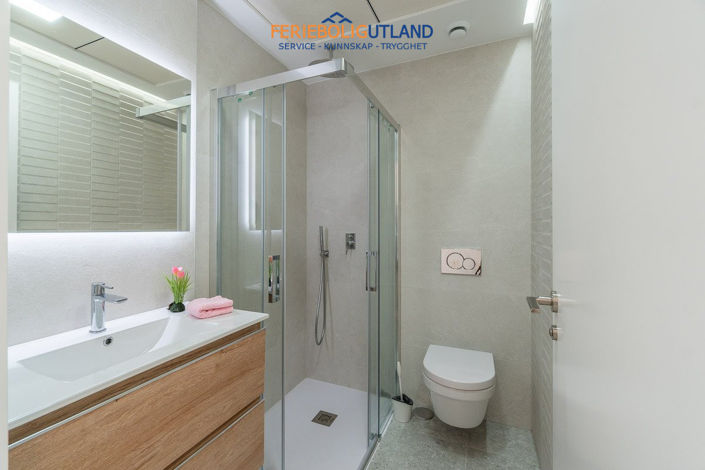 Image No.28-2 Bed Apartment for sale