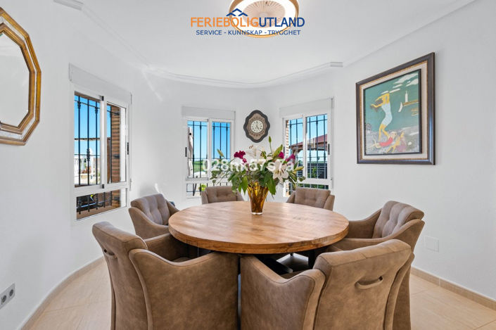 Image No.4-3 Bed Villa for sale