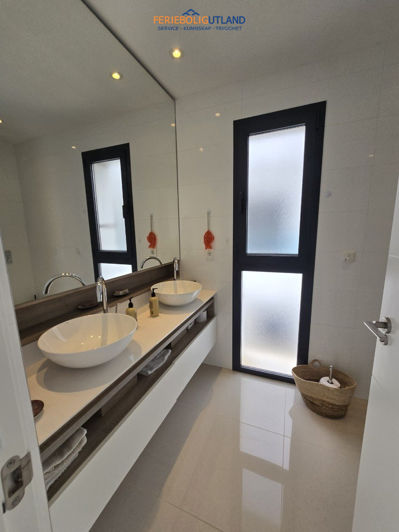 Image No.38-3 Bed Villa for sale