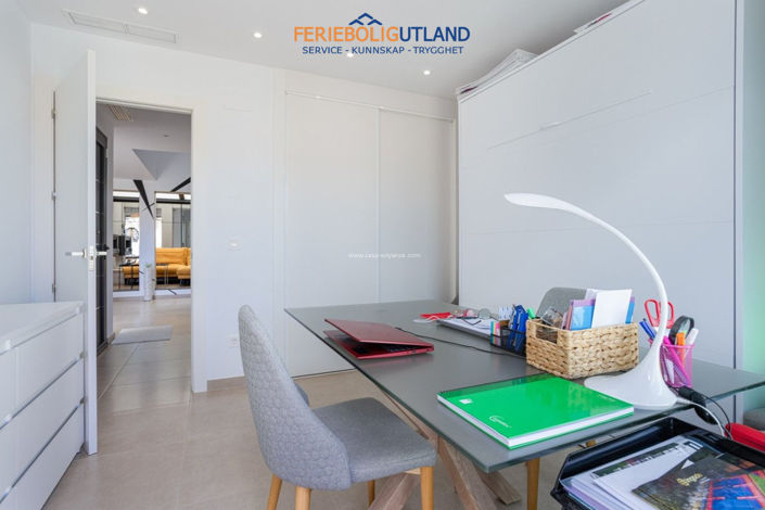 Image No.18-3 Bed Villa for sale