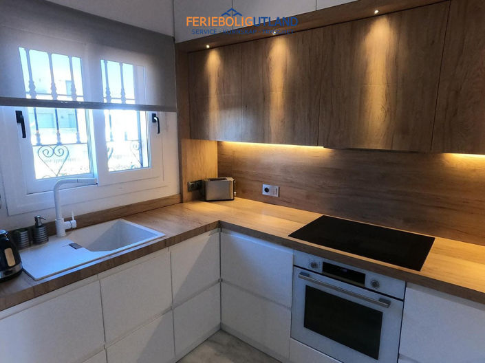 Image No.14-2 Bed Townhouse for sale