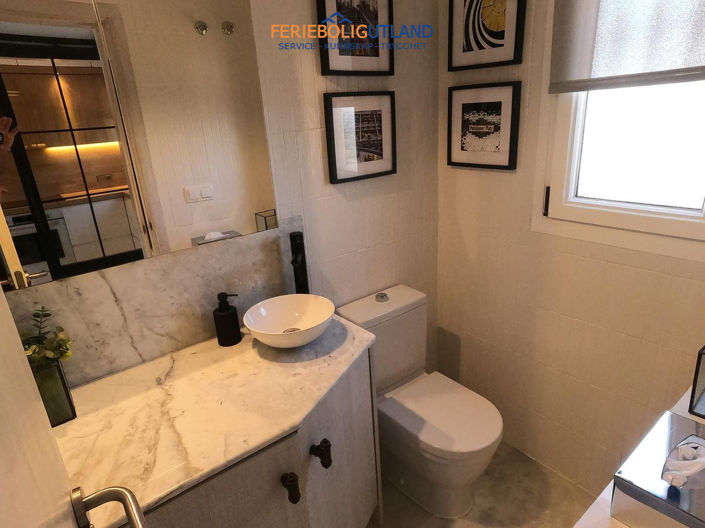 Image No.16-2 Bed Townhouse for sale