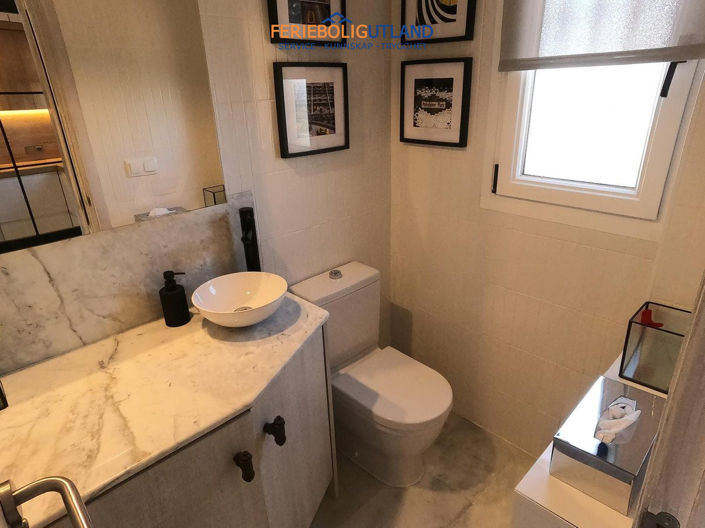 Image No.17-2 Bed Townhouse for sale