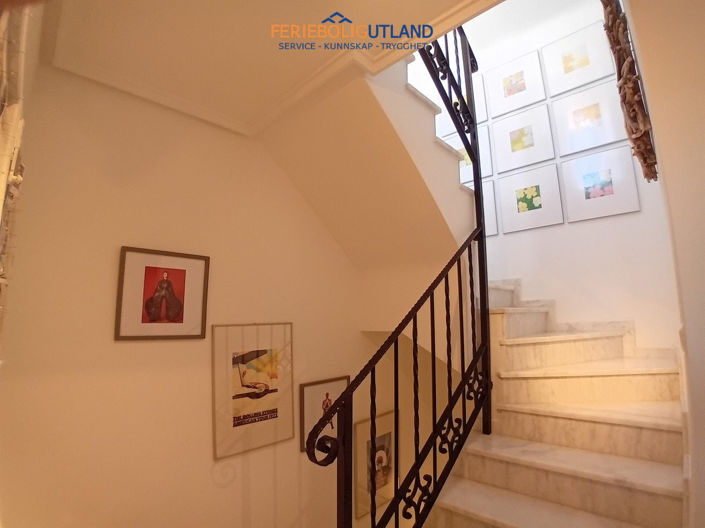 Image No.21-2 Bed Townhouse for sale