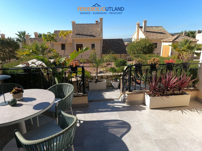 Image No.23-2 Bed Townhouse for sale