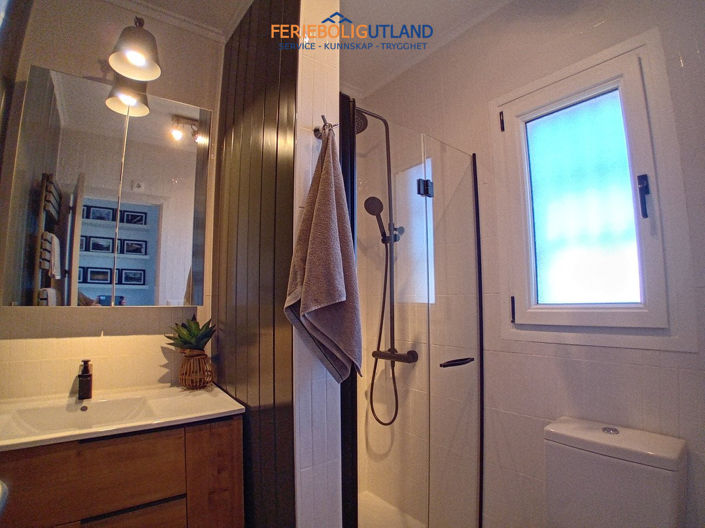 Image No.31-2 Bed Townhouse for sale