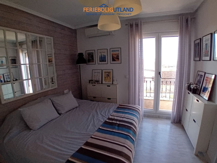 Image No.33-2 Bed Townhouse for sale