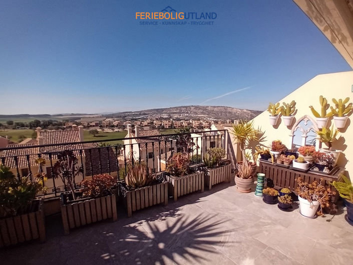 Image No.42-2 Bed Townhouse for sale