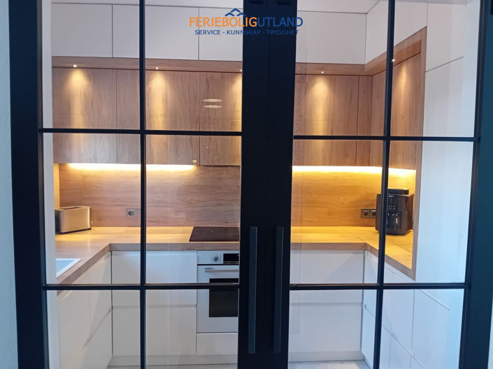 Image No.9-2 Bed Townhouse for sale