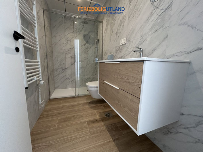 Image No.11-3 Bed Townhouse for sale