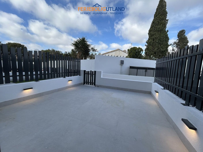 Image No.12-3 Bed Townhouse for sale