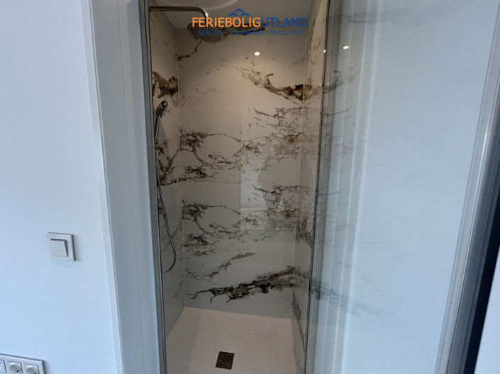 Image No.18-3 Bed Townhouse for sale