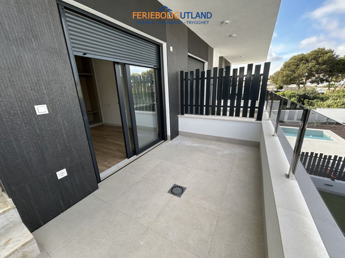 Image No.25-3 Bed Townhouse for sale