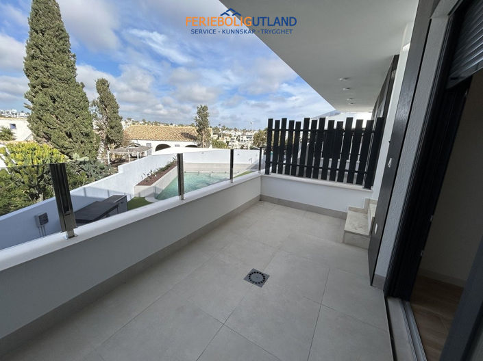 Image No.26-3 Bed Townhouse for sale