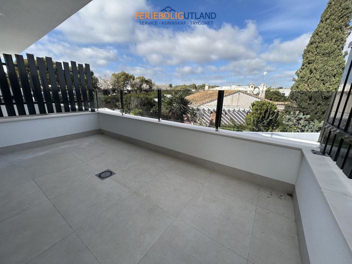 Image No.27-3 Bed Townhouse for sale