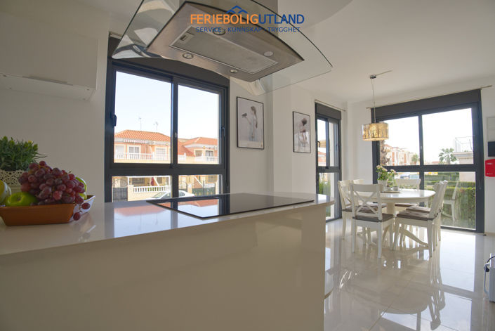 Image No.12-3 Bed Townhouse for sale