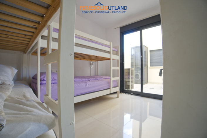 Image No.18-3 Bed Townhouse for sale