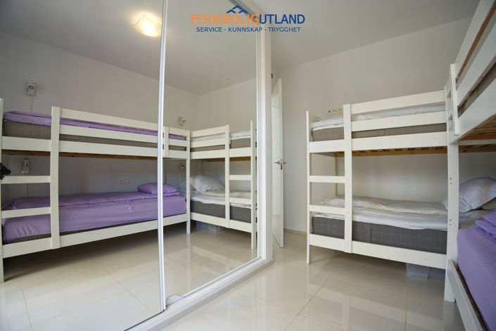 Image No.19-3 Bed Townhouse for sale