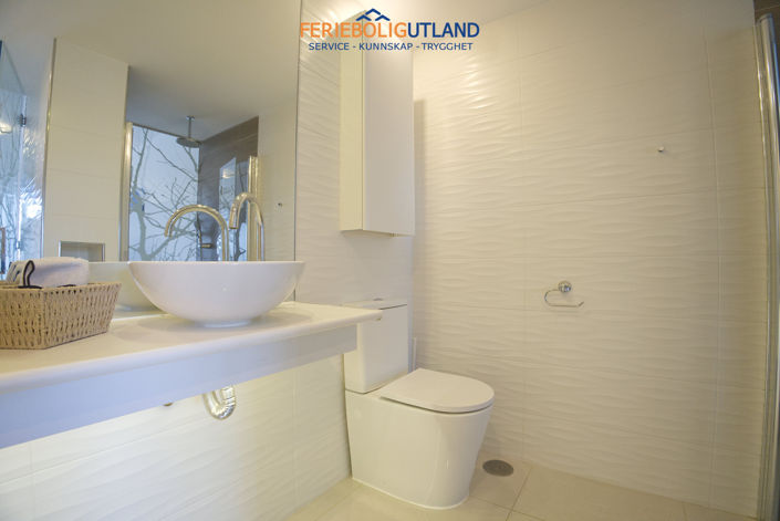 Image No.24-3 Bed Townhouse for sale