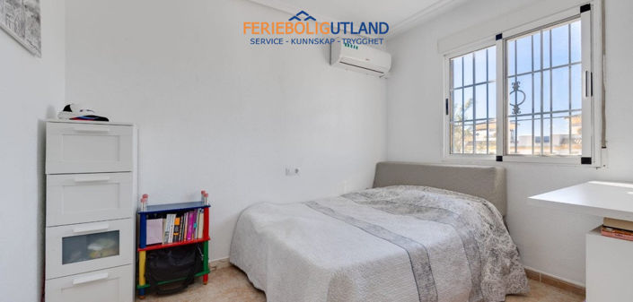 Image No.18-3 Bed Townhouse for sale