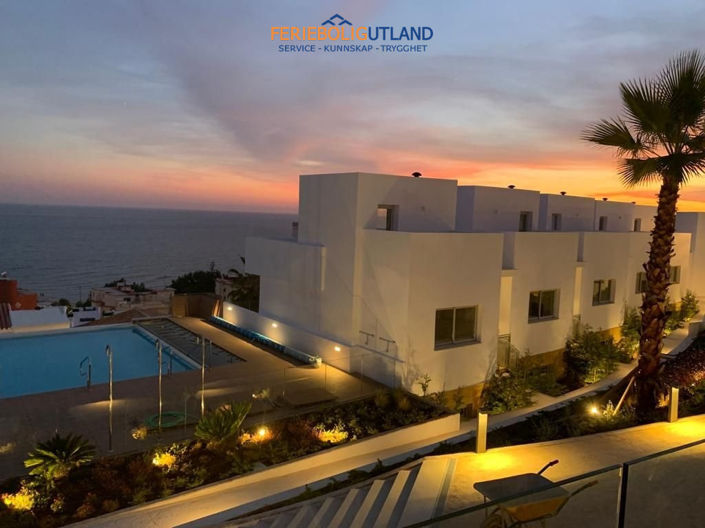 Image No.2-5 Bed Villa for sale