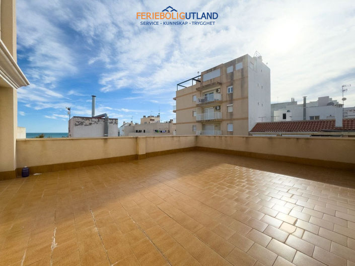 Image No.24-3 Bed Apartment for sale