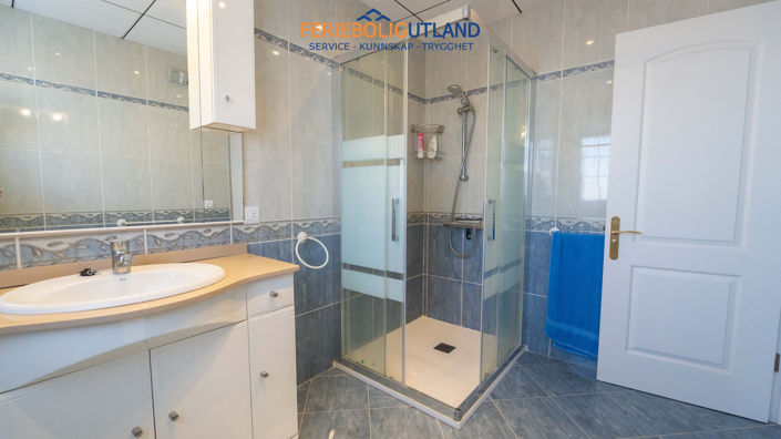 Image No.17-3 Bed Townhouse for sale