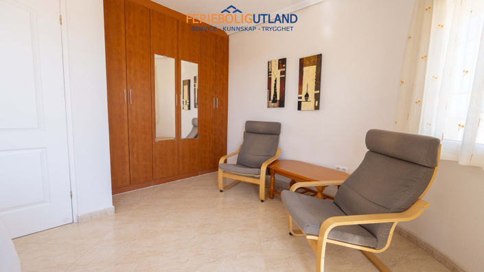 Image No.19-3 Bed Townhouse for sale